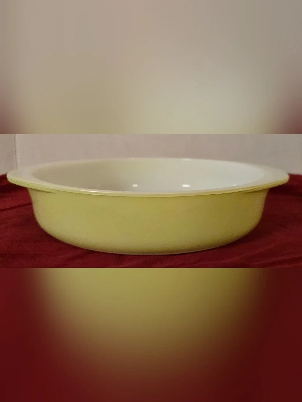 Mid Century Pyrex Lime Green #221 8 Inch Round Casserole Baker USA